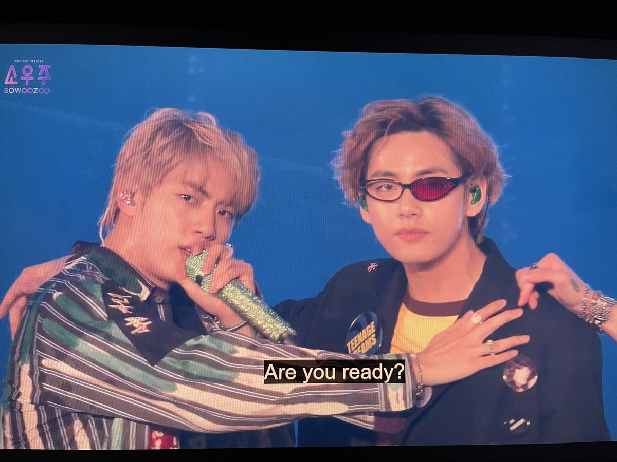 sov86892487's tweet photo. No I was not ready for this!! 😂😂😂
#TAEHYUNG

#MUSTERSOWOOZOO

 #BTSMusterSoWooZoo2021 https://t.co/mxahVDizcP