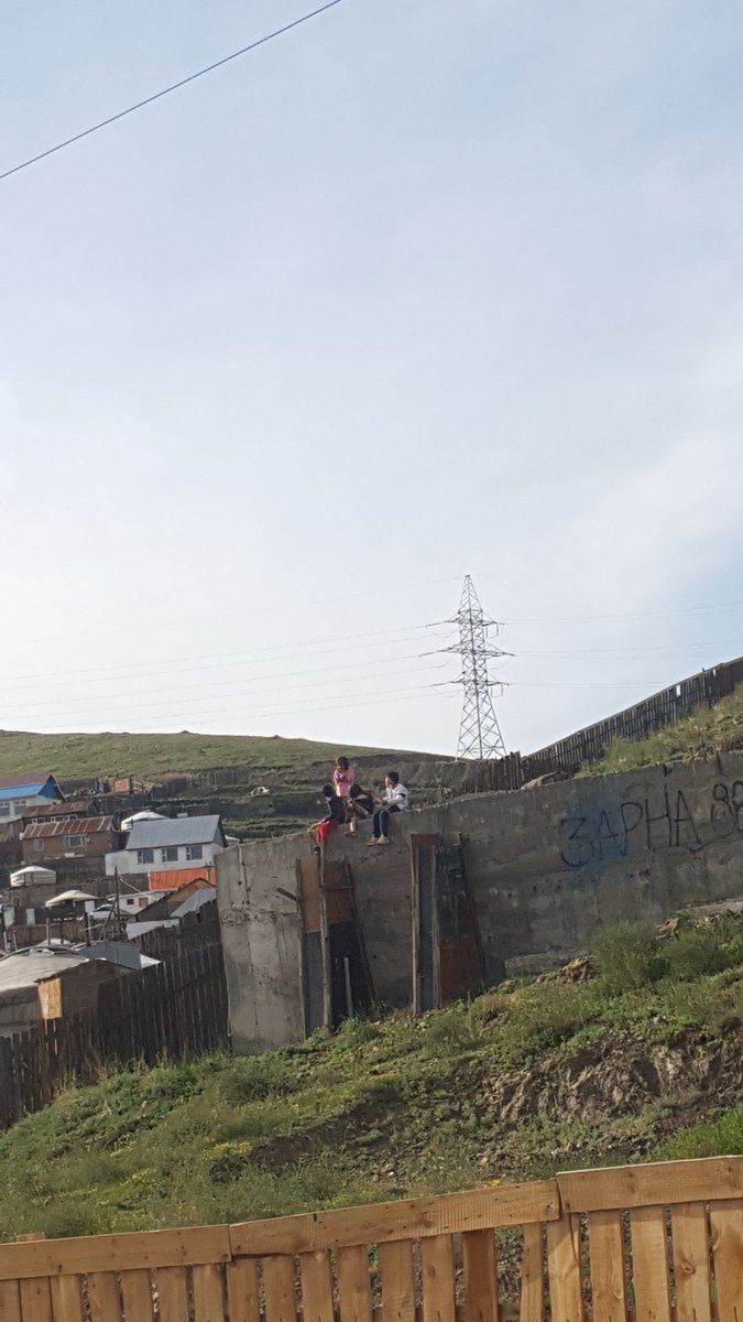 Ай хэцүү ч юмаадаа 4 5м өндөр хана шиг харагдхийн😨😰