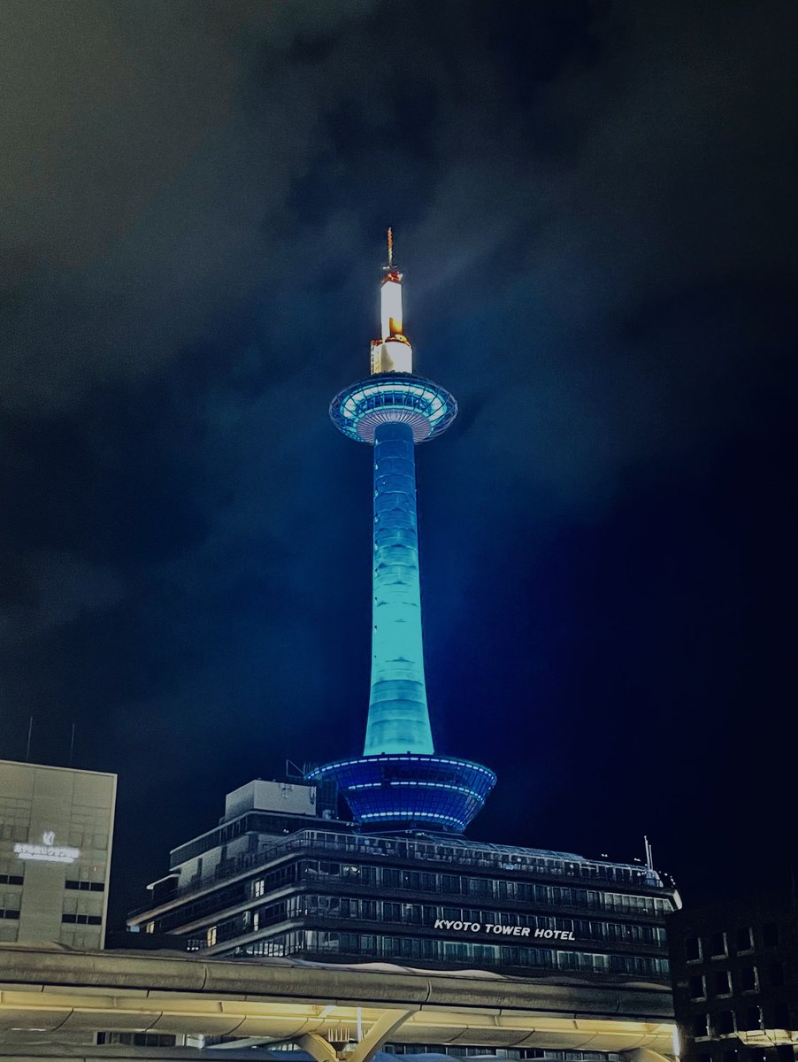 岡藤真依 على تويتر 私の中で東京は本妻で京都は元カノで現愛人というイメージ いい思い出を沢山一緒に経験した青春時代の元恋人的な