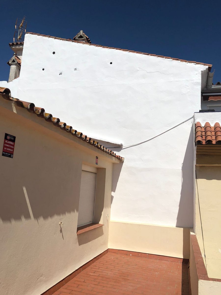 Pinturas Pinesur estrena su cuenta de Twitter con este trabajazo que hicimos en el Edificio Vizcarronda en San Luis de Sabinillas.