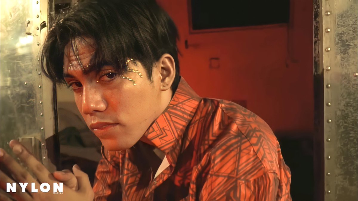 JOSHTELLPH's tweet photo. Switching colors 💛❤️ = 🧡

SB19 NylonBTSSeries
@SB19Official
#SB19onNylonMNL
@JoshCullen_s @stellajero_ 
#JOSHTELL https://t.co/NzcRQBa0Fo