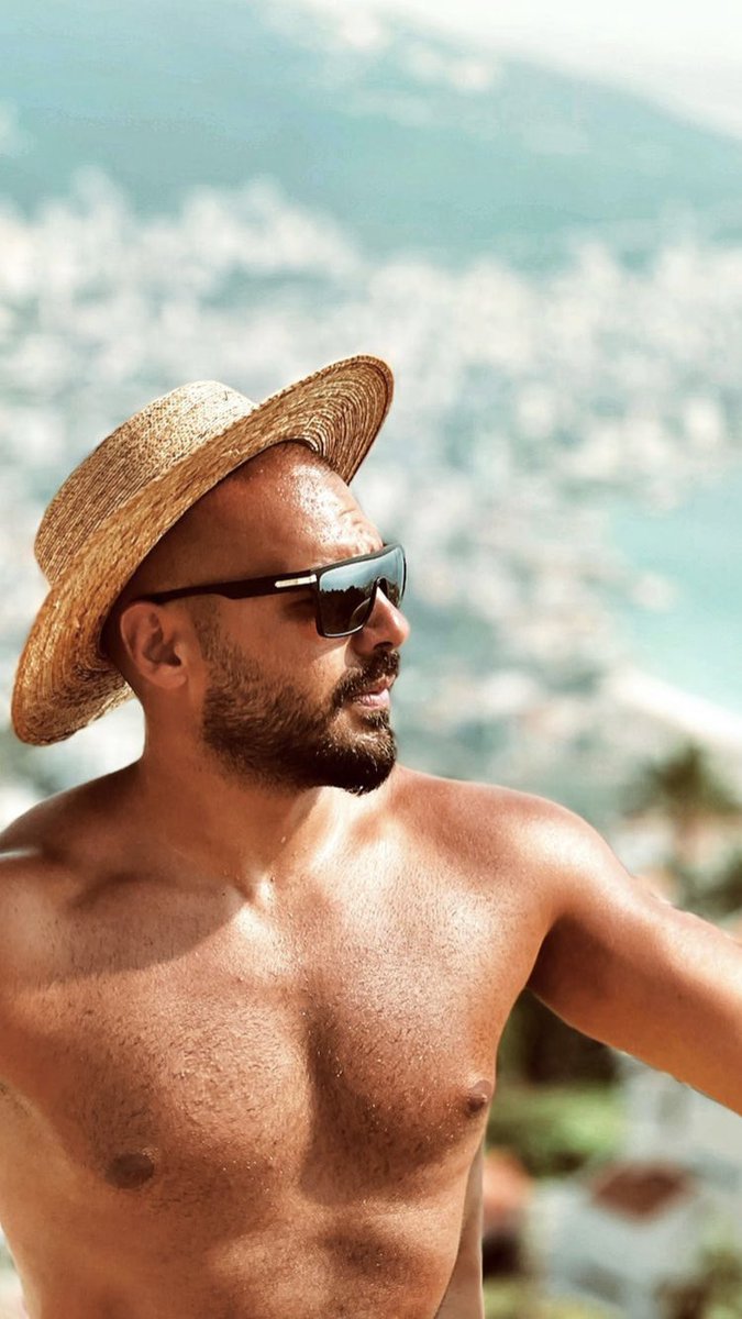 AwadStephany's tweet photo. بس يا ريت بالراحة عليناااااا ......حلوييين #حلوين 😍😍😍
#HELWEEN ♥️ @josephattieh https://t.co/xB3w4cEDQl