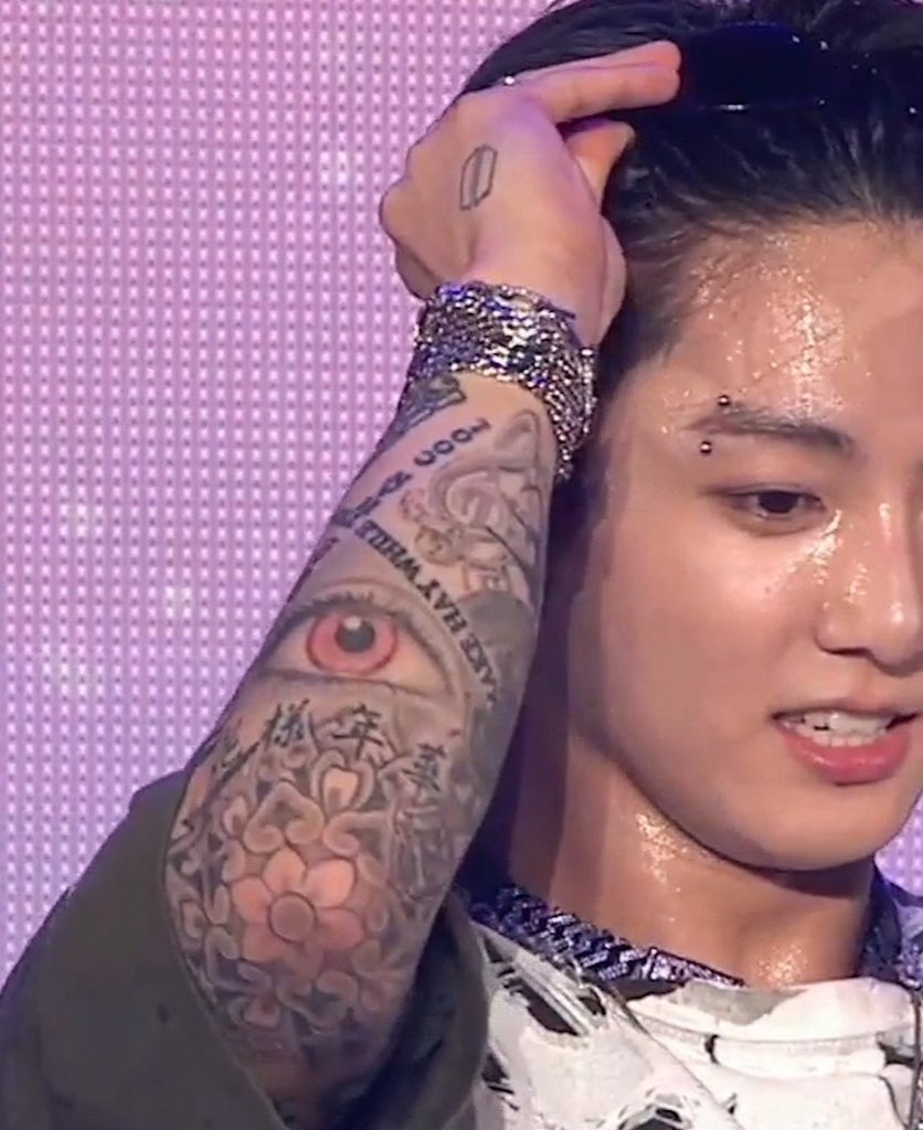 97HANDS's tweet photo. ARE WE SEEING HIM OHGOD https://t.co/pGd7iGFkE9