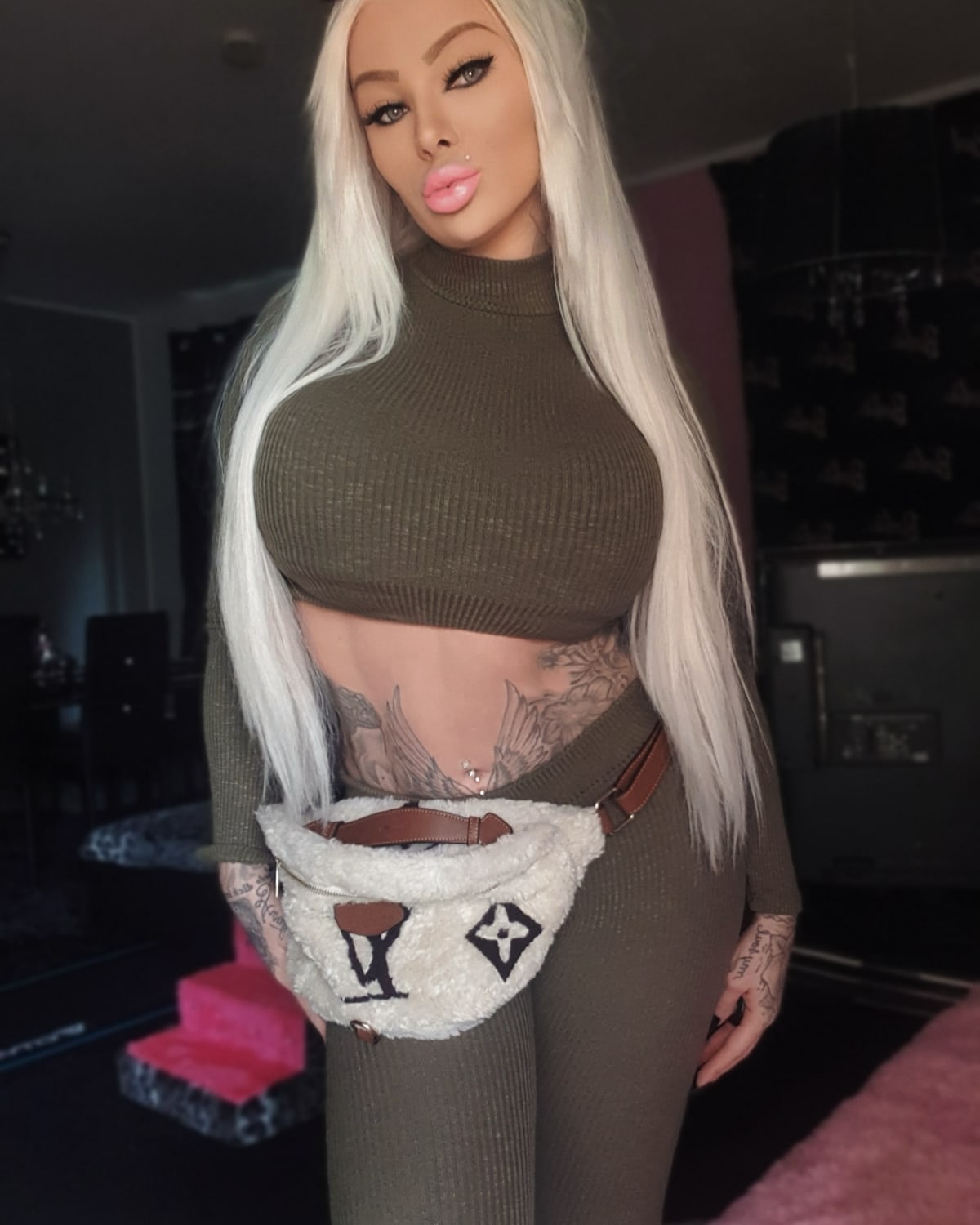 Mila Elaine on X: Check out my special pages, homepage and my new online  shop for more extrem contact with me!♥︎ Dont miss it if you love me!😍  t.coYL4U0dEe7P  X