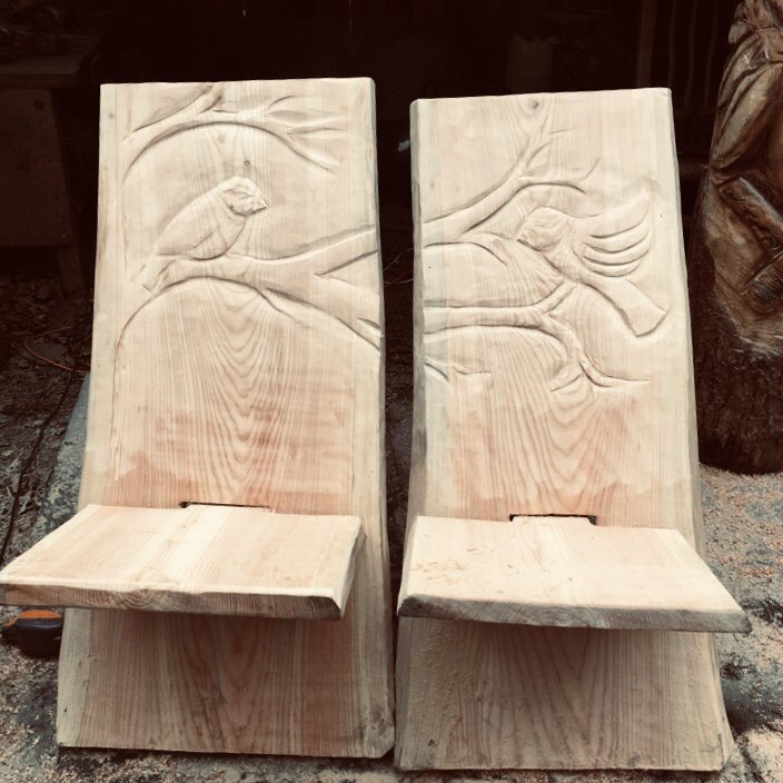 Adding the hand carved detail to a bespoke order….

Celebrate your wood wedding anniversary with a personalised and special gift 💝 

Available on Etsy or via DM.

#vikingchair #gardenchair #gardenfurniture #gardenideas  #garden #woodweddinganniversary