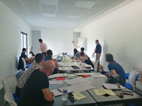 ANCTerritoires's tweet photo. 🚀 Fabrique prospective ANCT "sites industriels de demain" ⚙ : 2⃣e séminaire pour la CC Vie et Boulogne dans les locaux du gpe Lilian Michon sur le site Espace Vie Atlantique à @Aizenay_ville !
👉Définit° des axes stratégiques de l’évolution du site ✔
🔎https://t.co/5qn1vfIKhw https://t.co/b0WH95HxbG