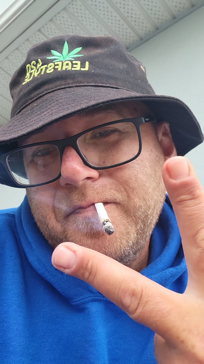 Morning fam! I'm about vibez and lemme tell you over the last little bit I've MOST DEF found out who the "real" are! I feel it all and thank all for the vibes good AND bad! Negativity is a non existent entity in my life! You should do the same! #writethatdown 🙏✌💚❤🌿💨💨💨💨