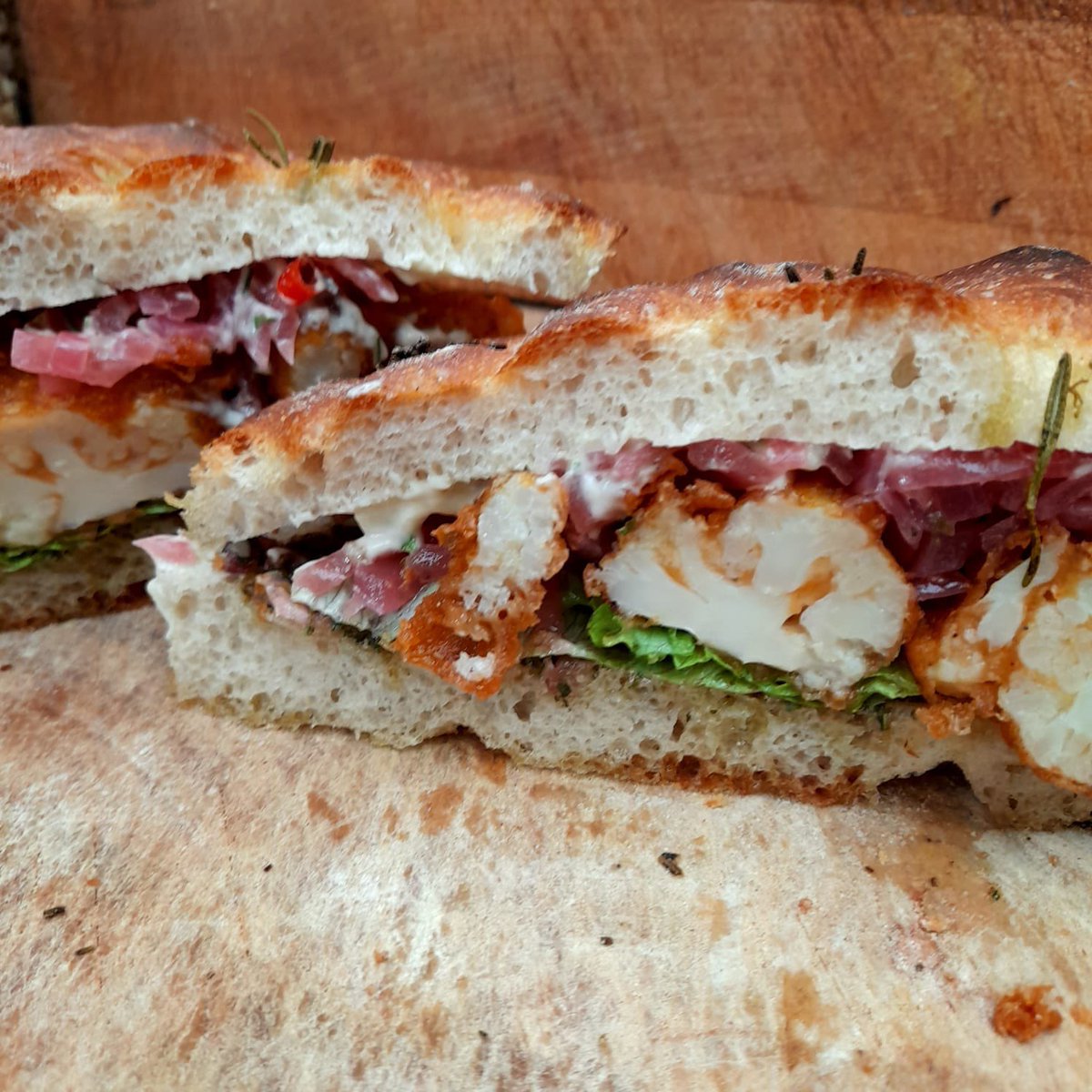 Marks_Bread's tweet image. Lunch on the go?

We’ve got a delicious selection of sandwiches and salad boxes to tempt you, why not pop in and have a look?

And, of course, there’s always our wonderful baked goods should you fancy something a bit hotter 😁.

#MarksBread #Bakery #Bakers #Lunchtime #Bedminster