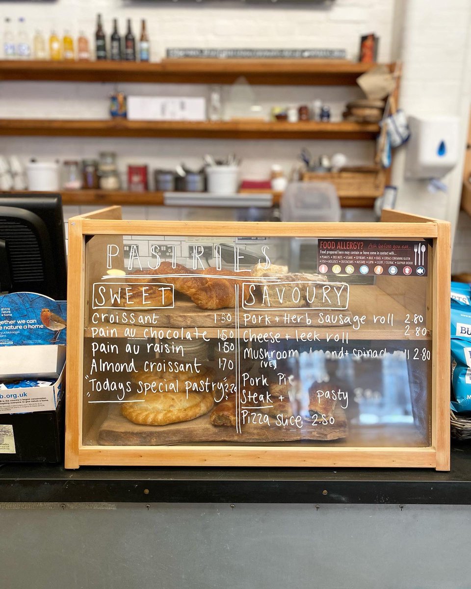 Marks_Bread's tweet image. Lunch on the go?

We’ve got a delicious selection of sandwiches and salad boxes to tempt you, why not pop in and have a look?

And, of course, there’s always our wonderful baked goods should you fancy something a bit hotter 😁.

#MarksBread #Bakery #Bakers #Lunchtime #Bedminster