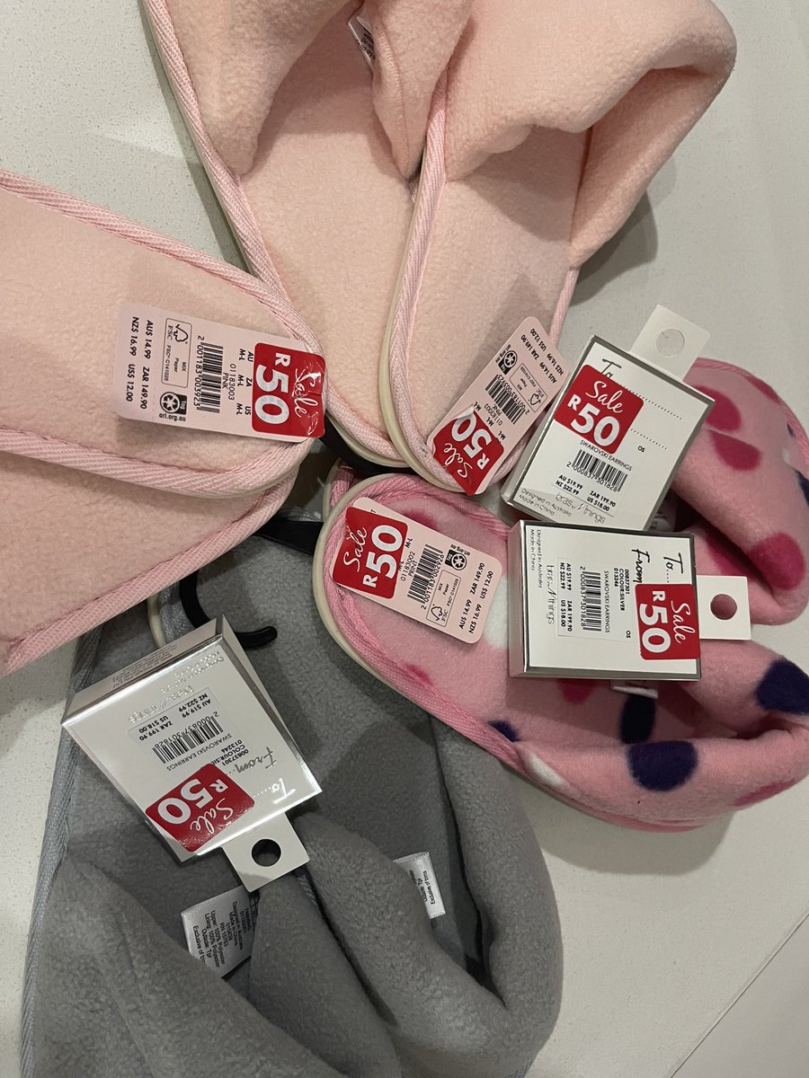 plug_yourself's tweet photo. Hi ladies good quality underwear’s are on buy 3 for R250, then they have these amazing sleepers that are going for R50 go #plugyourself 😊 #GirlzTalkZa #GirlBuyZa #girlstalkza #girltalkza bras n things store https://t.co/QA1M3rP5za