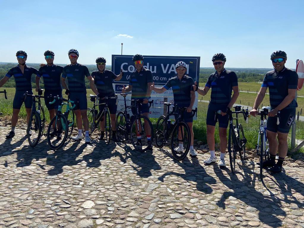 Gister een aantal Luxaflex collega’s op de racefiets het mooie Drenthe laten zien, o.a <a href="/ColduVam/">ColduVam</a> , <a href="/kampwesterbork/">Kamp Westerbork</a> , <a href="/ttcircuitassen/">TT Circuit Assen</a> en natuurlijk langs de Hunebedden.