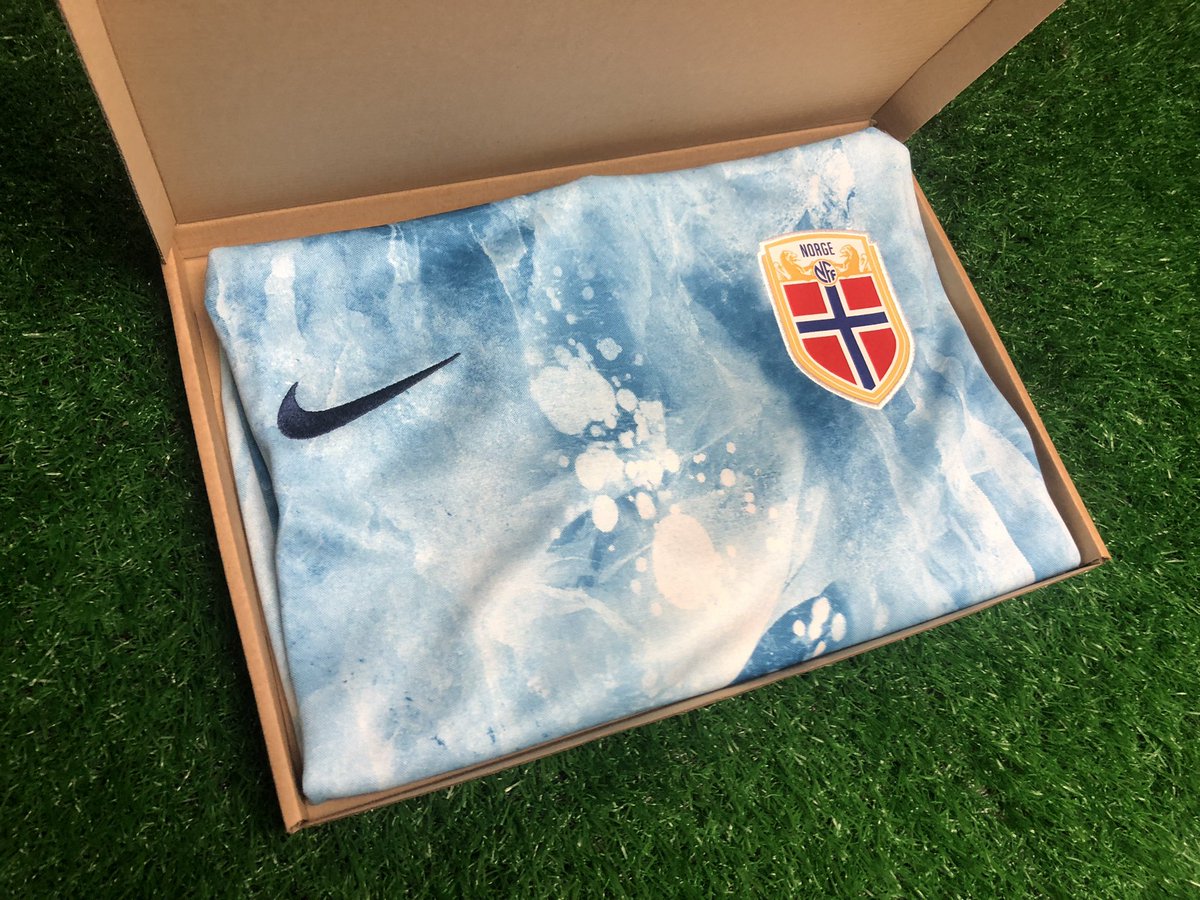 mysteryfootball's tweet photo. We are giving away a Mystery Football shirt to one lucky follower! 🍀 

To enter: 

1️⃣ RT this tweet
🤝 Follow us 

Good luck! https://t.co/oXRHS8DZ9P
