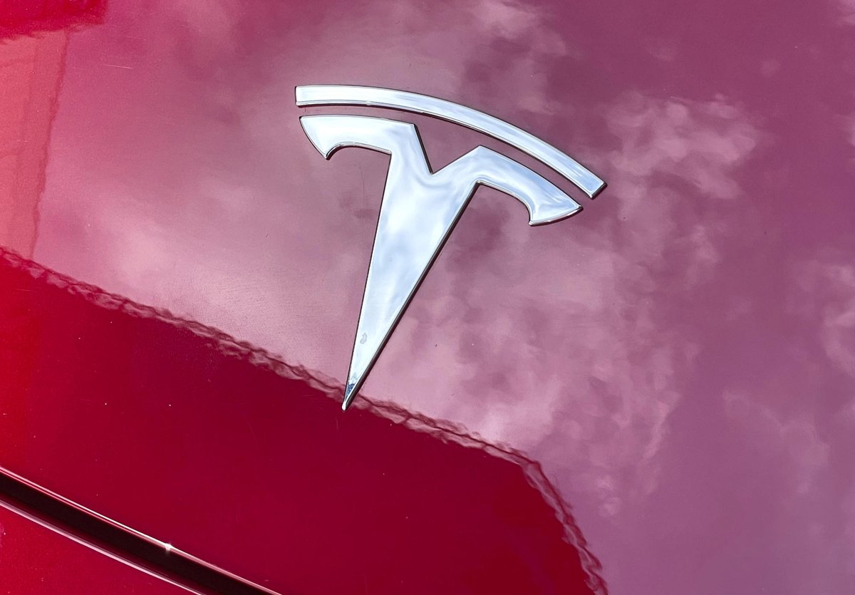 YahooFinance's tweet photo. Tesla's new 2021 Model S Plaid enters supercar territory https://t.co/8j0FWtrNUn by @thomashumTV https://t.co/QayCRnDqGw