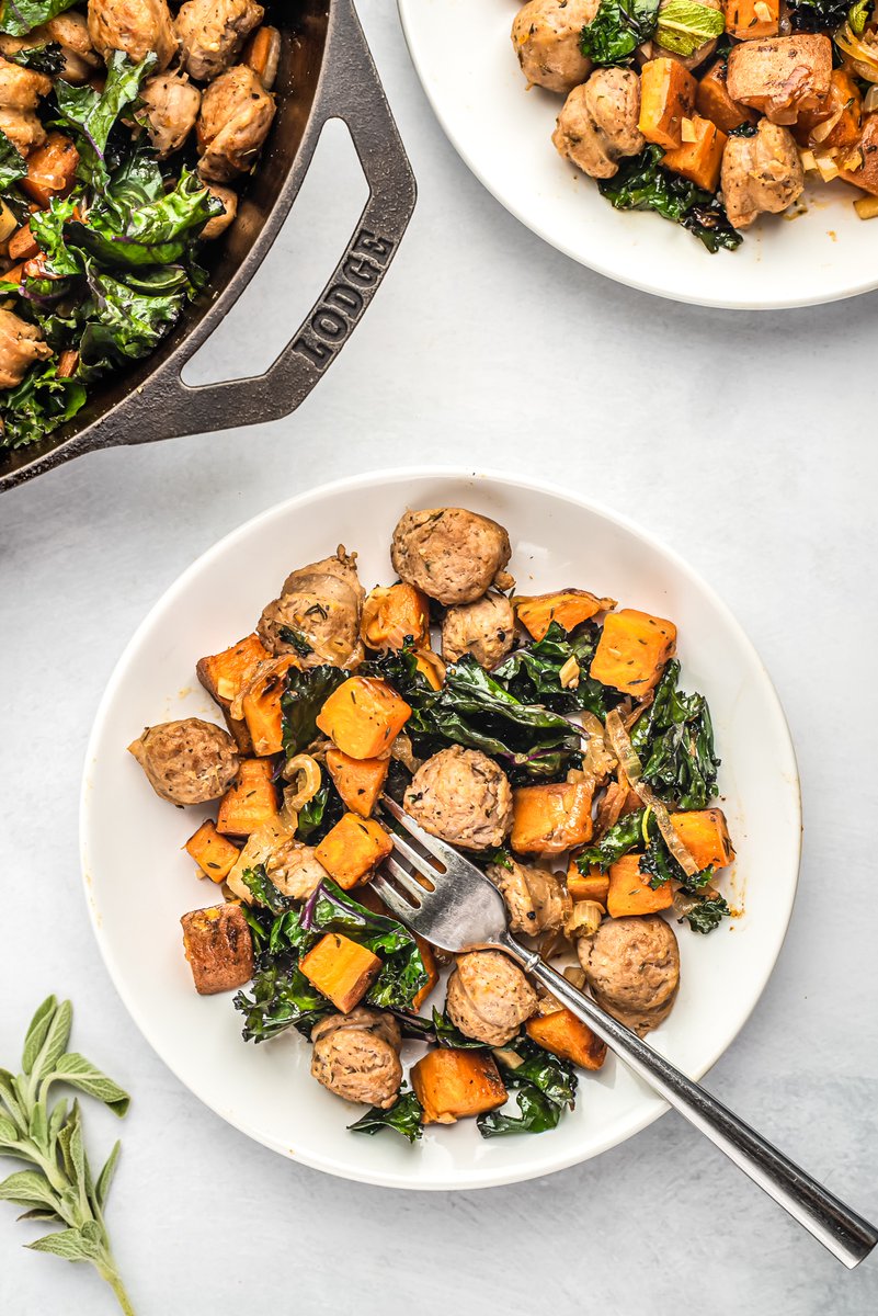 #ad One-pot meals are one of my favorite go-to options, simply for easy cleanup. This One Pot Kale and Sausage Skillet dinner is boasting with flavor and is a simple weeknight dinner. 

azestybite.com/sausage-skille…