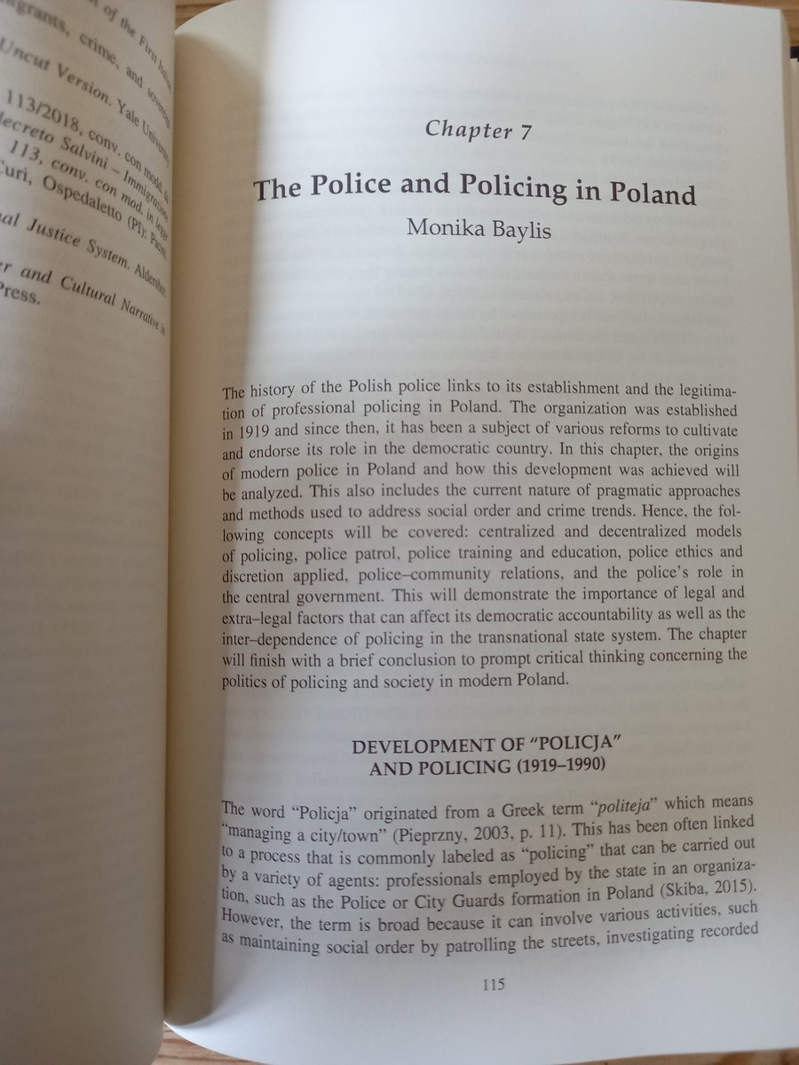 MonikaBaylis's tweet photo. Look what has arrived in the post from the USA ๐บ๐ธ - O Polskiej Policji @RLPGBooks @PolskaPolicja @CriminologyLeic @WeLoveResearch https://t.co/OtoCEBvBKx