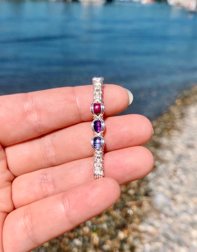 anahatasol's tweet photo. 🌈 giveaway 🌈

one winner will receive a custom pride pendant inspired by the flag of their choice!

• rt &amp; follow me to enter
• tag friends or follow my insta (@/anahata_sol) for extra entries
• ends 6/21

good luck 💫 https://t.co/AA1sdJ7LOd