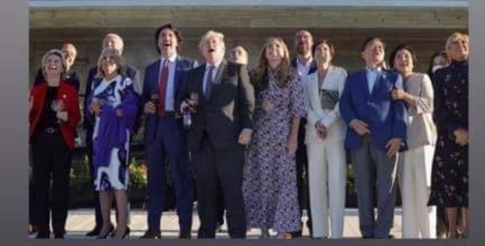 benjaminbeacham's tweet photo. @10DowningStreet  practice what you preach??  no ok the
#SocialDistancing #whereisyourmask #absolutlymental https://t.co/Ou1E1NEOVl