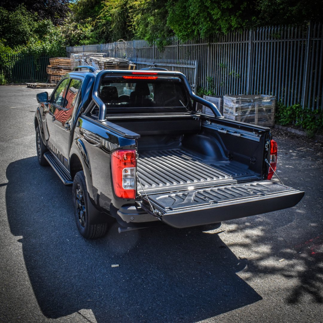 TruckmanUK's tweet image. Another fitting done by our professionals here at our HQ in Dudley. Our Retrax roller shutter and roll bar lets you protect your cargo yet keep the traditional pick-up look. 

#truckman #rollercover #retrax #tonneaucover #pickup