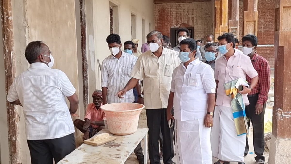 GAnbalagan_'s tweet photo. கும்பகோணம் அரசினர் கலைக் கல்லூரியில் அமைந்துள்ள 165 ஆண்டுகள் பழமை வாய்ந்த புராதான கட்டிடத்தை புனரமைக்கும் பணியை, பார்வையிட்டு,பணிகளை விரைந்து முடிக்க அதிகாரிகளை கேட்டுக் கொண்டேன்.அருகில், கும்பகோணம் வடக்கு ஒன்றிய திமுக செயலாளர் ஆர்.கே.பாஸ்கர், கல்லூரி முதல்வர் துர��யரசன்  உள்ளனர். https://t.co/yi4zUMvLMx