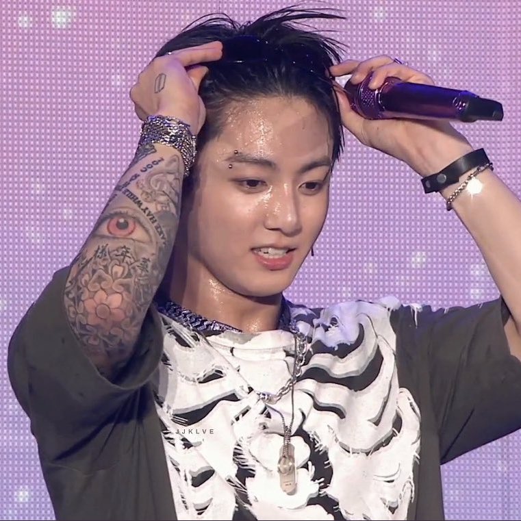 jungkook pics (@koosfoider) on Twitter photo 