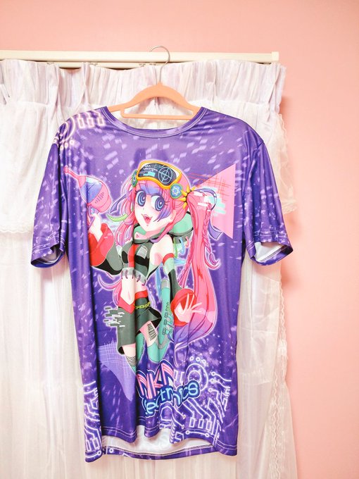 昨日買ったお洋服!!☝☝
裏面が単眼ちゃんになってるの可愛かろー!👁 