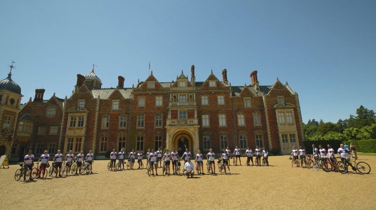 ClarenceHouse's tweet image. 🚴‍♂️ A huge congratulations to the @theBATPoW Cycle Team who have completed their 400km 'Palaces on Wheels' ride in aid of @BritishAsianTst! 👏🎉

The route took cyclists to a number of Royal Residences including Buckingham Palace, St James’s Palace, Windsor Castle and Sandringham.