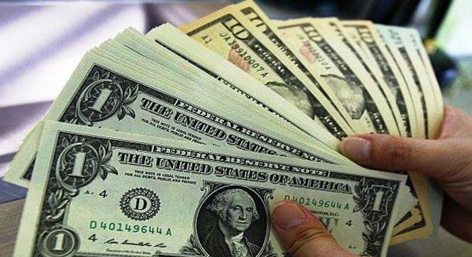 portalR7's tweet image. Dólar recua ante real à espera de Copom e Fed r7.com/wQ8M