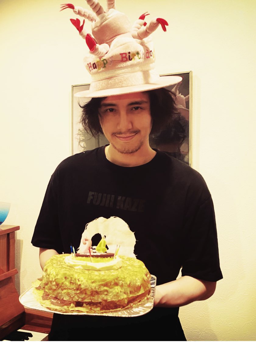 るいるい Ruirui 藤井風さん お誕生日おめでとうございます 今年もharbs のミルクレープでお祝いですね このお店nyにも2店舗あります 今度行ってみよう きらり T Co 3p7cuohyo0 Fujiikaze Harbsnyc Kirari Happykazeday21 T