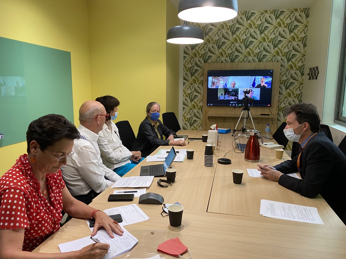🇪🇺 [#GroupedeTravail] Notre Observatoire politique du Parlement européen au travail ce matin !

Une session particulièrement riche dédiée au suivi des premiers résultats de la plateforme numérique de la #CoFoE <a href="/Future4Europe/">Conference on the Future of Europe 🇪🇺</a> @PascalLAMYPPF <a href="/VergerCh/">Christine Verger</a>