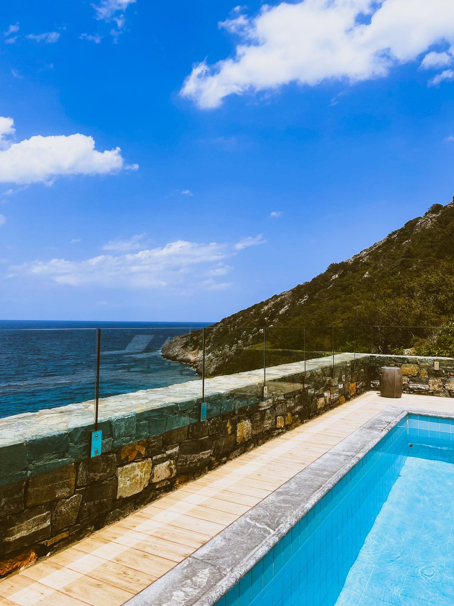 So relaxed, it’s great to be travelling again! #luxurytravel #daioscove #crete #greece