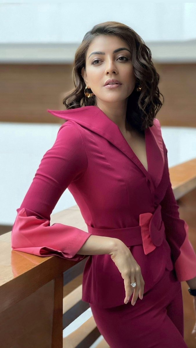 ItsCineClub's tweet photo. Latest Stills Of Gorgeous @MsKajalAggarwal #KajalAggarwal @ItsCineClub https://t.co/HMoAerQ28g