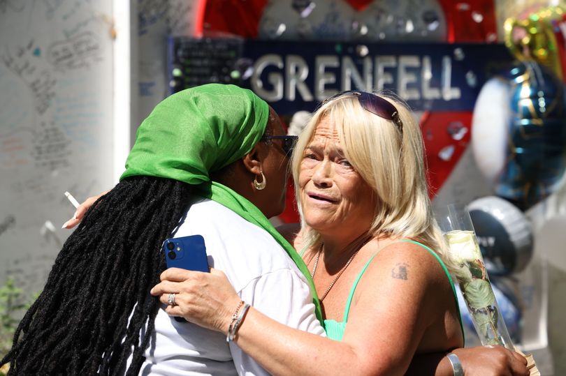 Survivors break down in tears as they lay flowers for Grenfell fire anniversary mirror.co.uk/news/uk-news/s…
