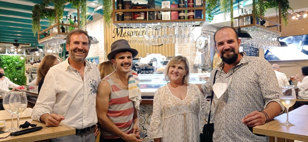 SalvadorGAranda's tweet photo. Gracias a @RodrigoCuevasG por traer #Verdiales clausura @festivalmalaga @TeatroCervantes Esperemos se convierta en tradición. Noche mágica #VictoriaCastillo Vito #CarlosFernández , dos Instituciones en #LaFiesta .Maravillosa #PandaBañosdelCarmen y @Diana_Navarro sublime https://t.co/Wiw4l9vcYG