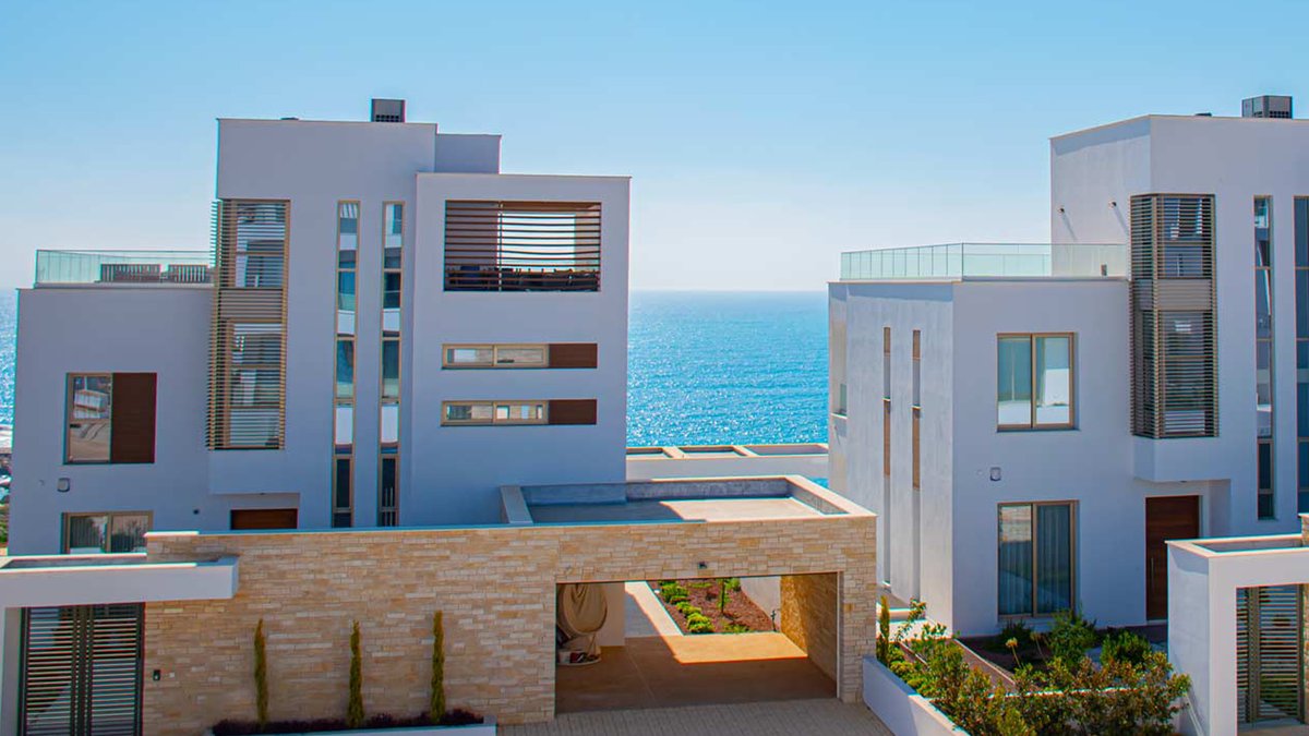 aristodev's tweet image. 𝗥𝗢𝗦𝗘𝗠𝗔𝗥𝗜𝗡𝗘 𝗕𝗘𝗔𝗖𝗛𝗙𝗥𝗢𝗡𝗧 𝗥𝗘𝗦𝗜𝗗𝗘𝗡𝗖𝗘𝗦

"𝘈 𝘶𝘯𝘪𝘲𝘶𝘦 𝘮𝘰𝘥𝘦𝘳𝘯 𝘣𝘦𝘢𝘤𝘩𝘧𝘳𝘰𝘯𝘵 𝘥𝘦𝘷𝘦𝘭𝘰𝘱𝘮𝘦𝘯𝘵 𝘪𝘯 𝘗𝘢𝘱𝘩𝘰𝘴, 𝘊𝘺𝘱𝘳𝘶𝘴"

🌐 𝗩𝗶𝗲𝘄: bit.ly/3vlW6UV

- 𝟰 𝗕𝗲𝗱𝗿𝗼𝗼𝗺 𝗩𝗶𝗹𝗹𝗮𝘀 𝗙𝗿𝗼𝗺 €𝟵𝟰𝟱,𝟬𝟬𝟬 + 𝗩.𝗔.𝗧