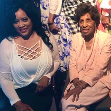 JackeeHarry's tweet image. Happy 90th birthday to the legendary Marla Gibbs!

I’m forever grateful for your friendship and to be celebrating with you after all these years. You deserve the BEST! 💐 #blackexcellence