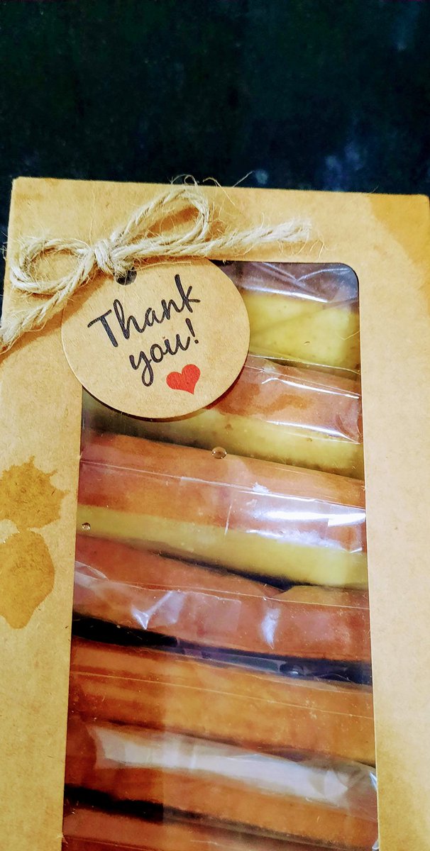 Jadi orang itu harus banyak bersyukur dalam kondisi apapun. 
Sungguh Tuhan itu Maha Pengasih dan Penyayang

Matur nuwun Gusti Allah atas segala pembelajaran hari ini. Semoga hari esok akan lebih baik.

Amiim Ya Robbal Alamiin 

#SobatNKRI 
#Alhamdulillah