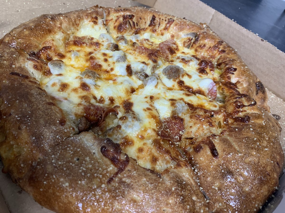 JeffsPizza_Ames's tweet image. So, we've been doing some #foodexperiments lately and we're kinda mastering the stuffed #pizza 

it's delicious. 

Like. Really delicious. 

#MondayMotivaton