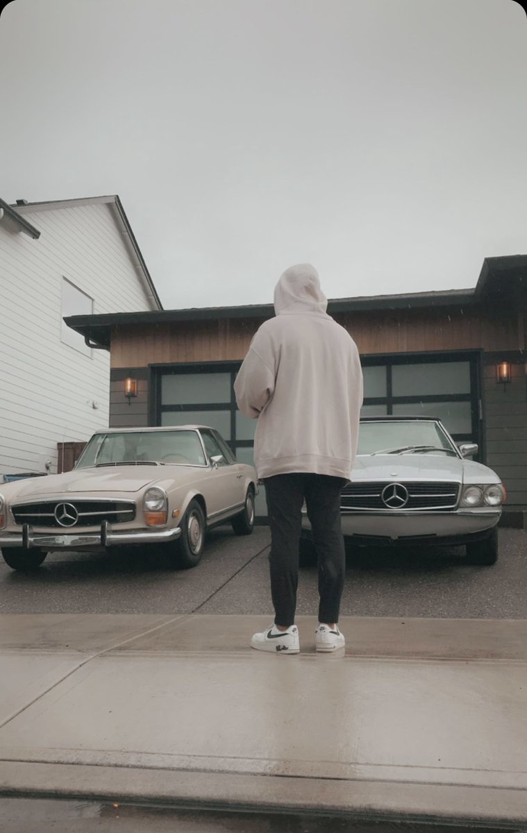palolya's tweet photo. Hey @MercedesBenz She’s Here! Dreams Do Come True #SL280 #Pagoda https://t.co/JgEBrAt3a7