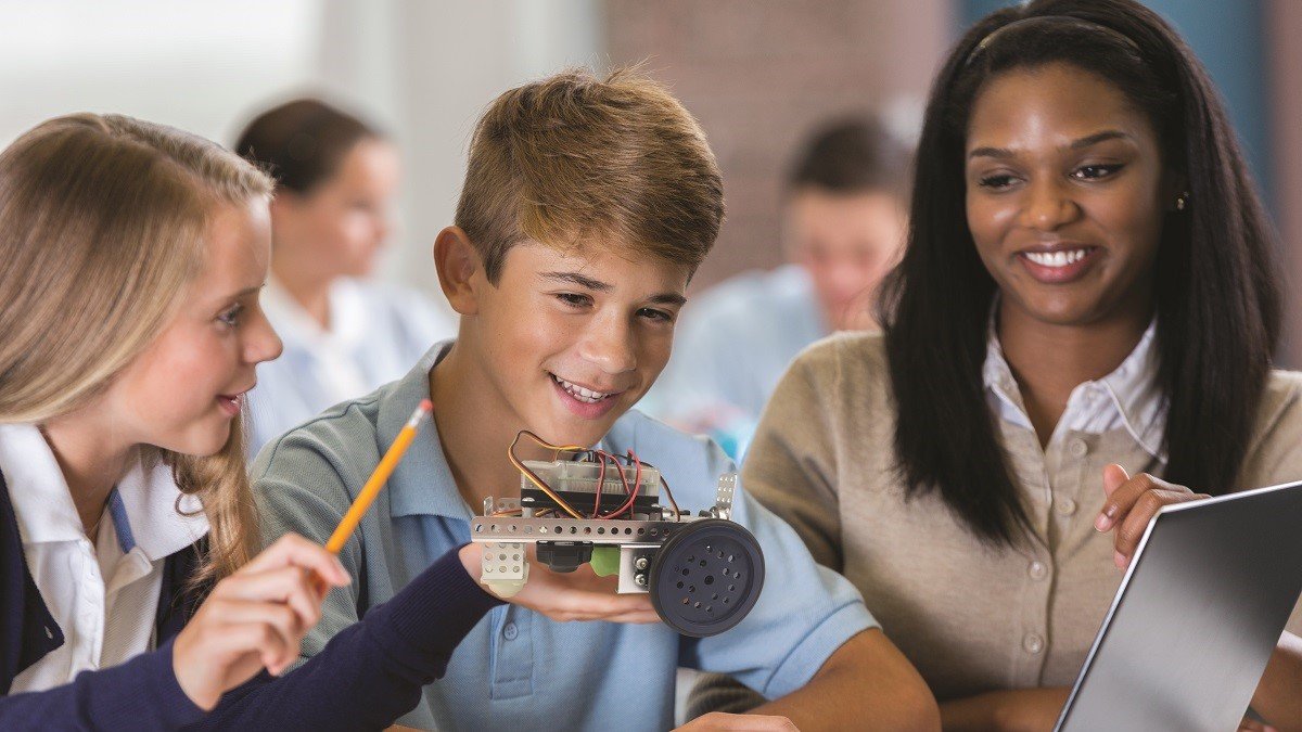 This Wednesday, June 16th at 12:00 PT (3:00 PM ET), @mystemkits is hosting a webinar showcasing the Mimio MyBot educational #robotics system. Save your space and learn how the MyBot can be used to spark #STEM interest! hubs.la/H0QbfnR0  

#STEMlearning #STEAM #edtech