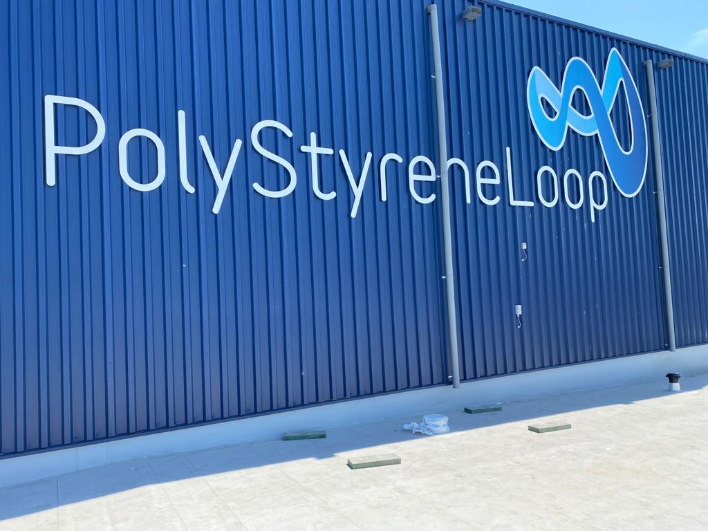 PSLoop_EU's tweet photo. Today all the signing around the #PSLoop plant was placed. We are getting ready for the Grand Opening on 16 June of our #recycling plant. Follow the event via live stream: https://t.co/JBRusmpqCI https://t.co/1NHGemNBl2