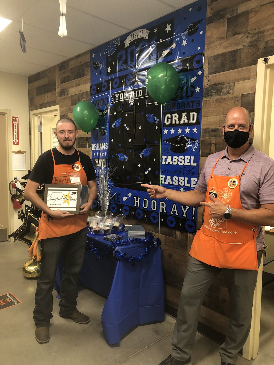 Congratulations to our graduates! Good luck in your future!
<a href="/TheCreekHD/">THEQueenCreekHD</a> <a href="/CBoswellHD/">Corey Boswell</a> <a href="/cat_thanner/">Cathy Thanner</a> <a href="/D66Celest/">Sheldon Celestine 🇹🇹🇺🇸</a>