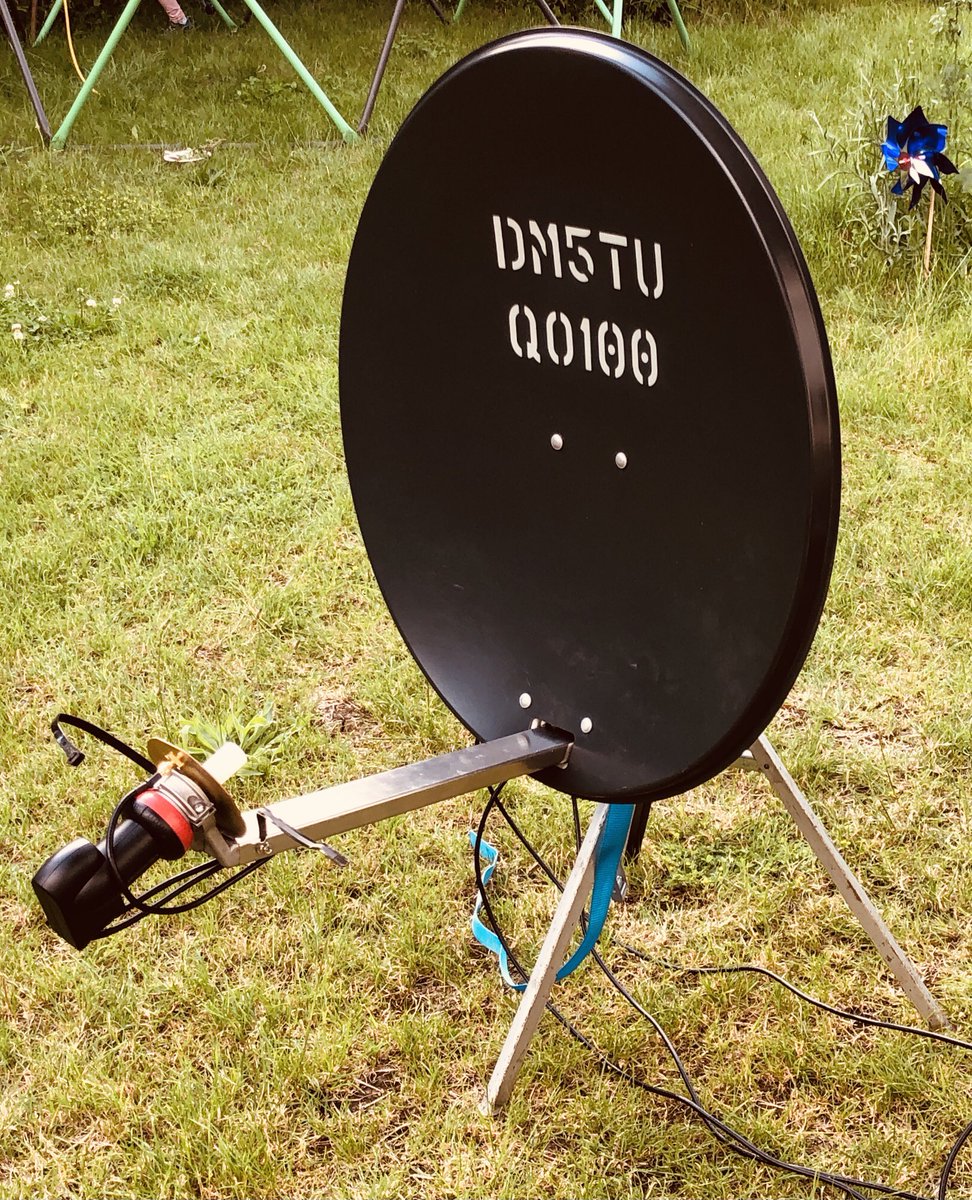 dm5tu's tweet photo. #QO100 #portable #setup testing assembly and disassembly=leveling the SNR in the @AmsatDL dwn xtvr using the 60cm with the #ft817= the #alu #TRIAX #offset #dish is vy handy for that job=fine tune the #POTY and feel #happy when things improve and #SWR is low=#THEdayOFF #HAMRADIO https://t.co/dNir5pFKxT