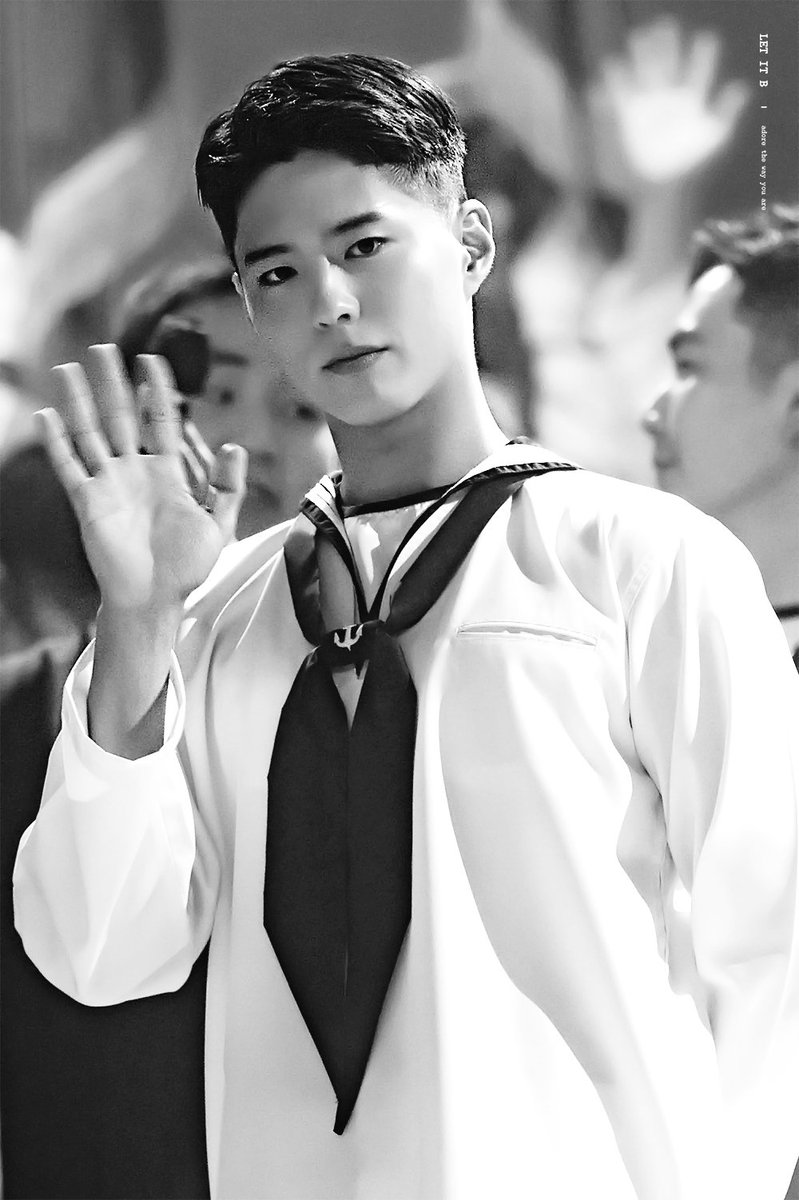 LetitB_616's tweet photo. 210611
대한민국해군 호국음악회⚓

@BOGUMMY

오랜만에 만나서 더 반가웠던 안녕 👋

#박보검 #ParkBoGum #朴寶劍

https://t.co/fsEBSAtgYP
https://t.co/dg9KblKX7S https://t.co/xHtHzgmHmt