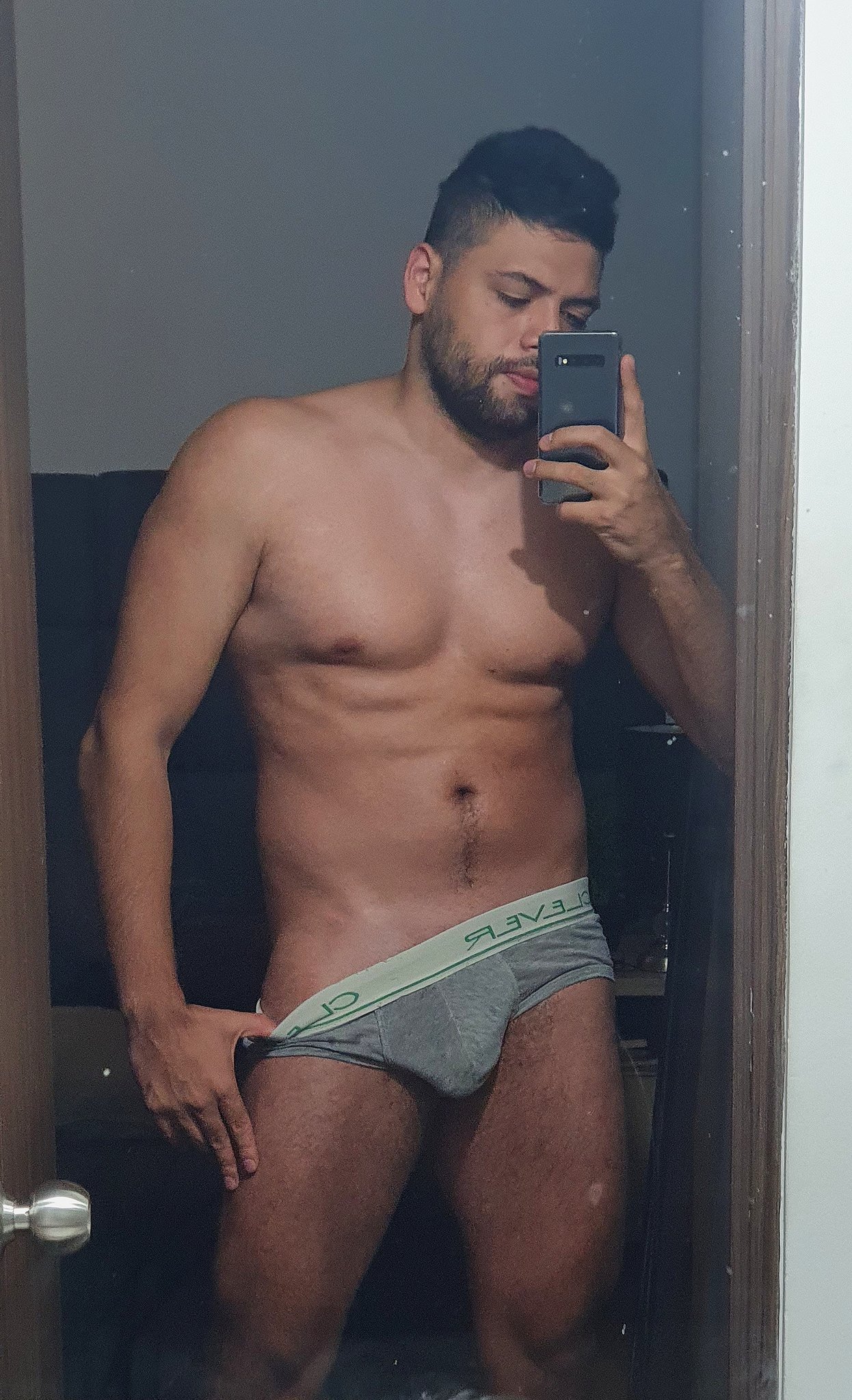 My birthday tonight! Can't wait to see u guys ? https://t.co/tZRVtSg887