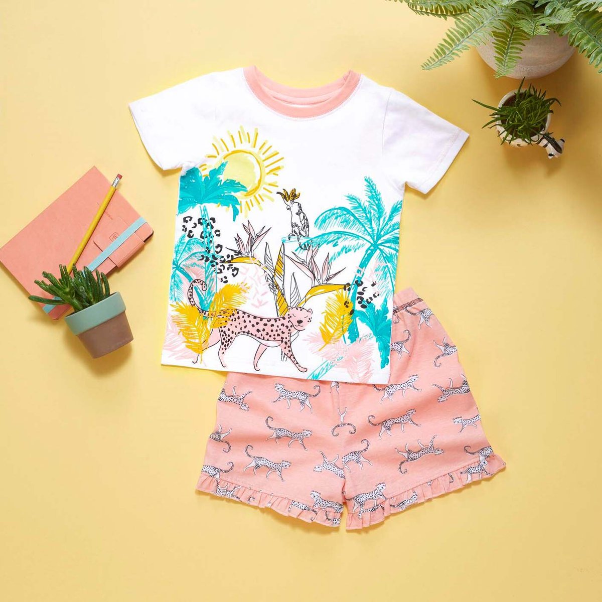 From ages 12 months all the way to 8 years, you can get your hands on these super fun Jungle print PJ's for your kids. 🌴🐆 100% cotton and excellent quality too! Check out my online store to pick up a set before they sell out. 🐯🦁
wu.to/7slQvv
#KidsPyjamas #Avon