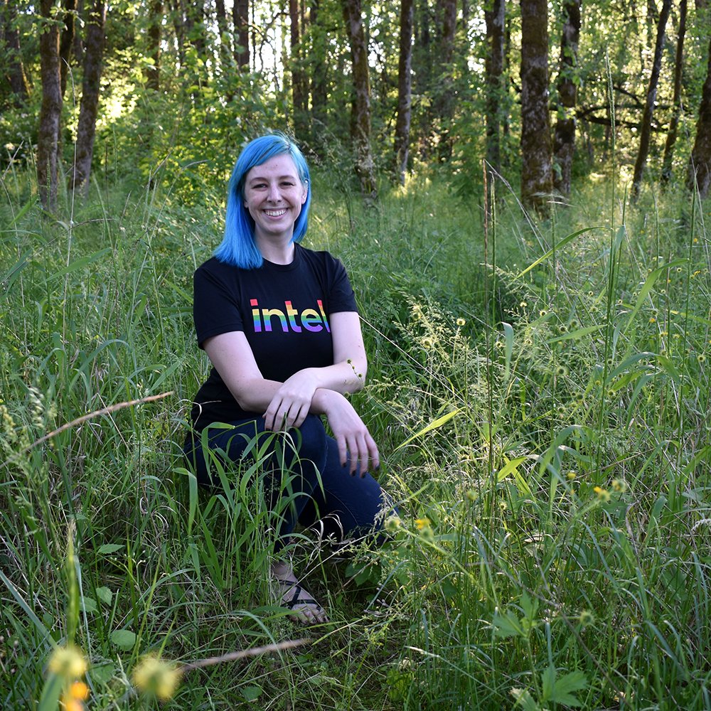 WeAreIntel's tweet image. We wear our hearts – and our #Pride – on our sleeve. 🌈
#PrideInside #InclusionAtIntel