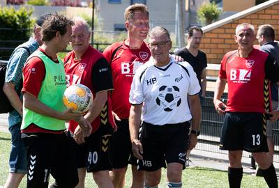 dgachterhoek's tweet photo. Voetbalgekke Henk Berendsen stopt na 54 jaar als trainer bij Viod: ‘Ik ben soms te fanatiek, dat is zo’ https://t.co/l8lcTHemib https://t.co/hcrXDYJRyn