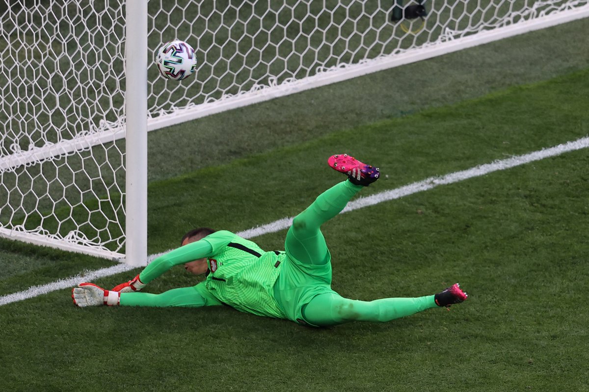 Sporf S Tweet Euro 12 Sent Off Euro 16 Injured Euro Scores An Own Goal Wojciech Szczesny Doesn T Have The Best Of Luck In The Opening Game Of The Euros Pol Trendsmap Sporf S Tweet Euro 12 Sent Off Euro 16 Injured Euro Scores An Own Goal Wojciech Szczesny Doesn T Have The Best Of Luck In The Opening Game Of The Euros Pol Trendsmap