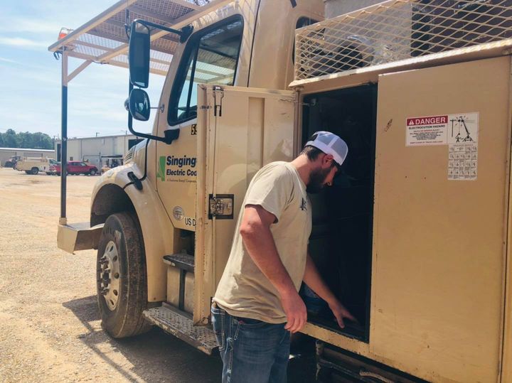 Our crews are preparing to make their way to <a href="/EMEPA/">EMEPA</a>  to help restore power to more than 6,000 after strong storms rolled through last night. The SRE crew includes 10 linemen and 4 service trucks. Safe travels guys! 
#poweron #thankalineman #coopfamily