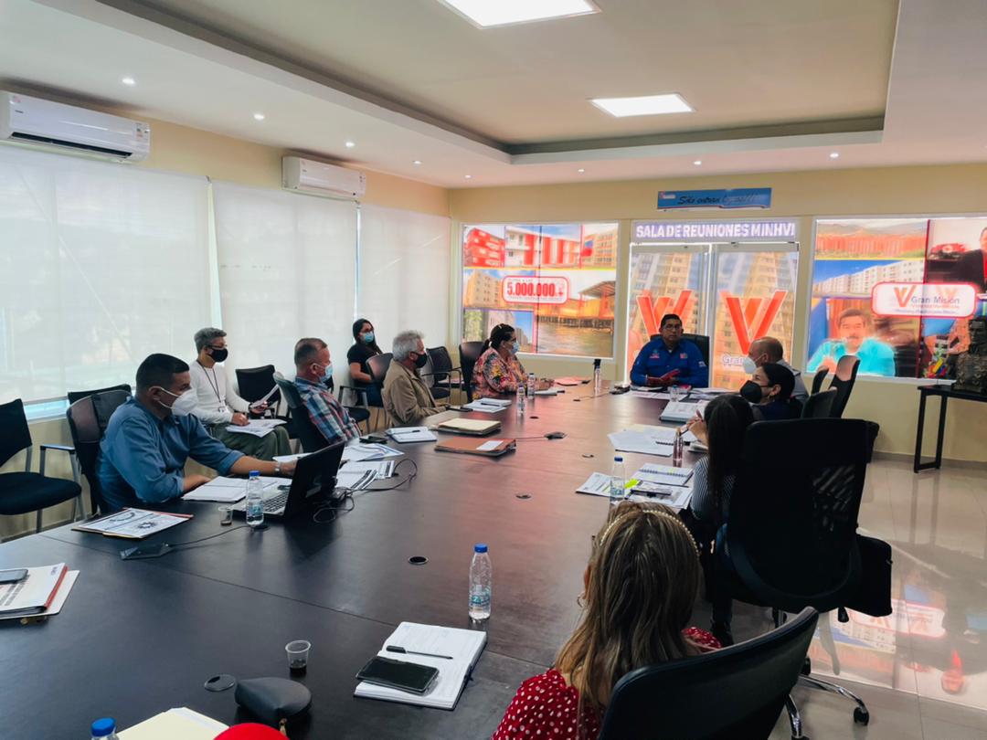 #AHORA || Sostenemos reunión con el Vértice Ejecutoria y Financiero, con el objetivo de avanzar en la construcción de #Viviendas y llevar bienestar al #Pueblo. En medio de la pandemia la #GMVV reafirma la voluntad de trabajar por la #Patria 

#LlamaDeCaraboboInvencible